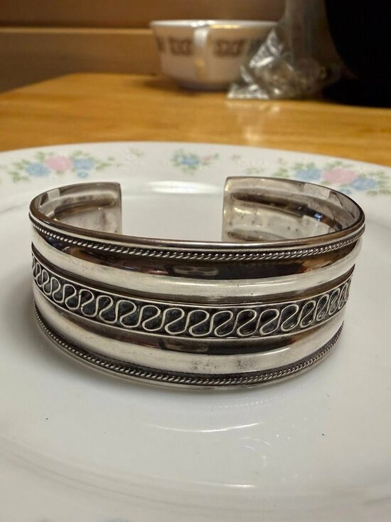 Jewelry - Vintage Sterling Silver Cuff